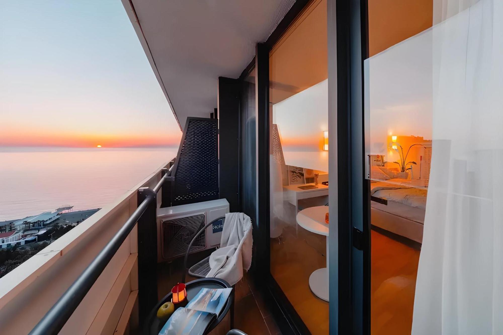 Luxury Orbi City Sea View Aparthotel Batumi Exterior photo