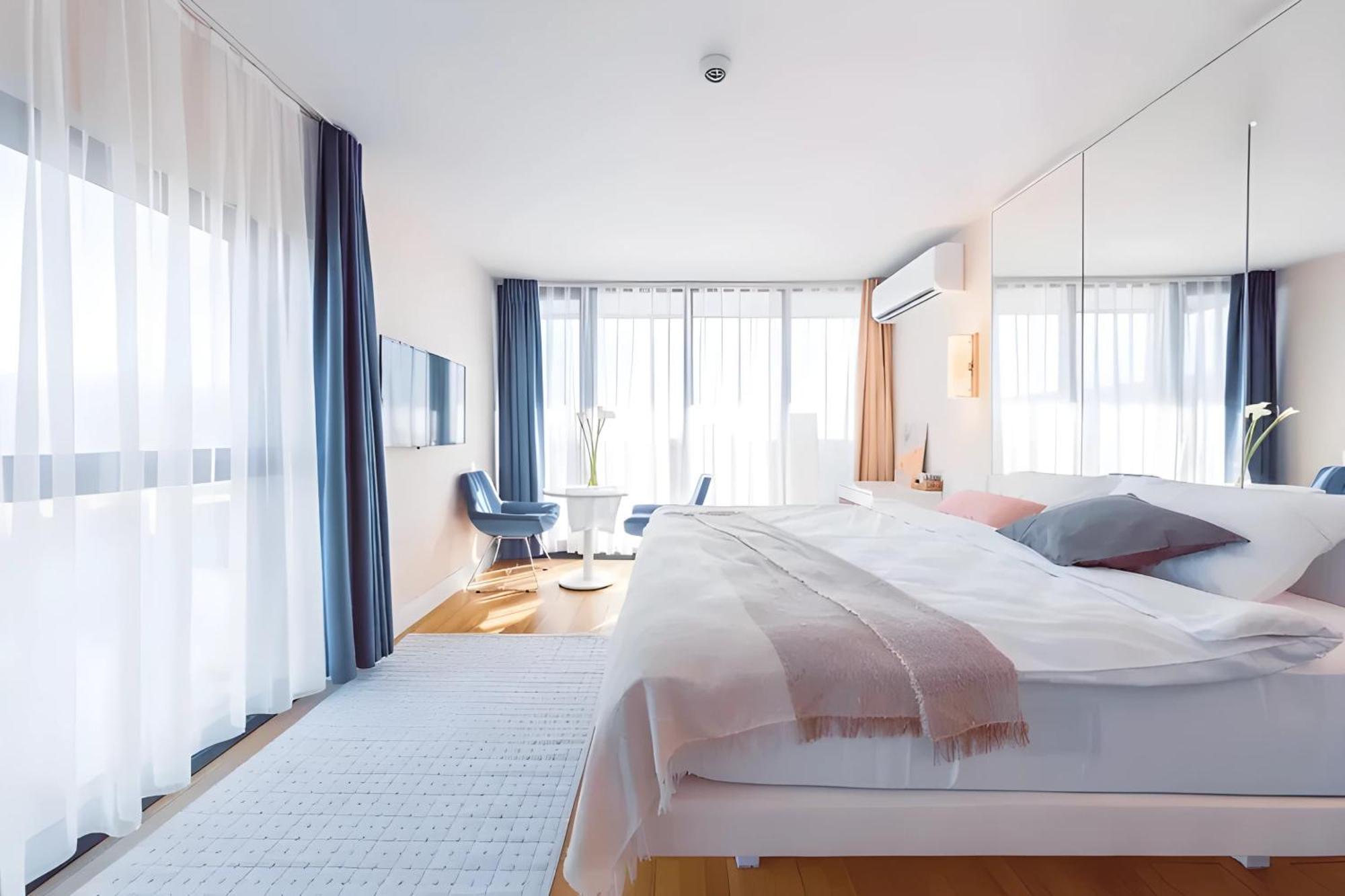 Luxury Orbi City Sea View Aparthotel Batumi Exterior photo