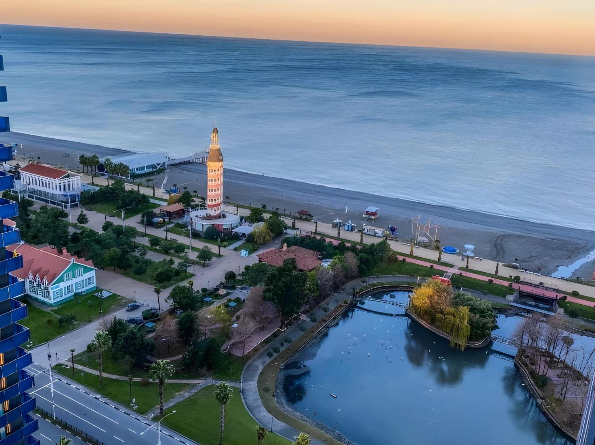 Luxury Orbi City Sea View Aparthotel Batumi Exterior photo
