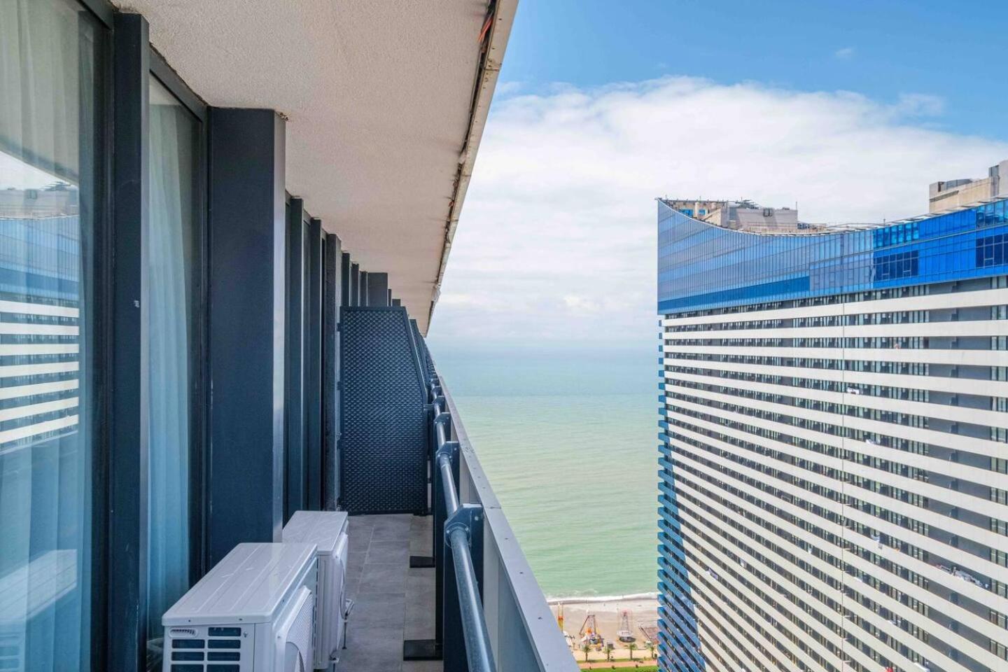 Luxury Orbi City Sea View Aparthotel Batumi Exterior photo