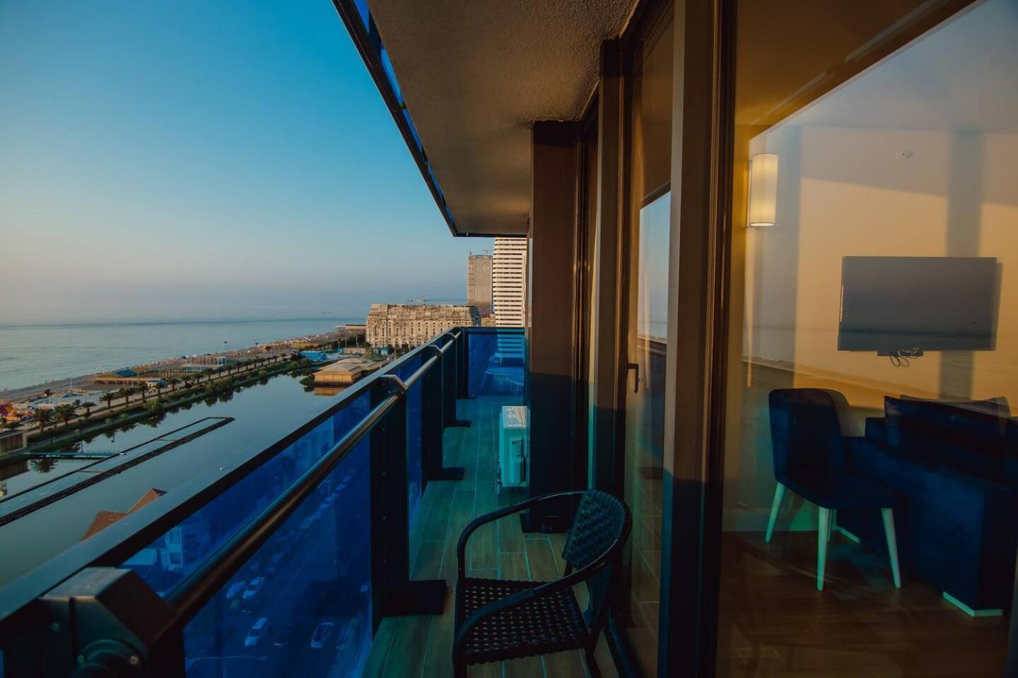 Luxury Orbi City Sea View Aparthotel Batumi Exterior photo