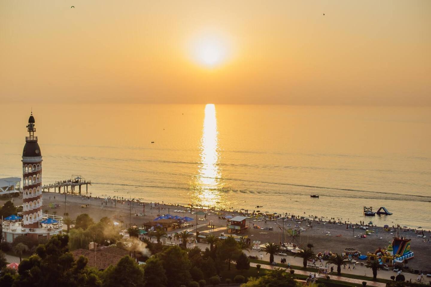 Luxury Orbi City Sea View Aparthotel Batumi Exterior photo