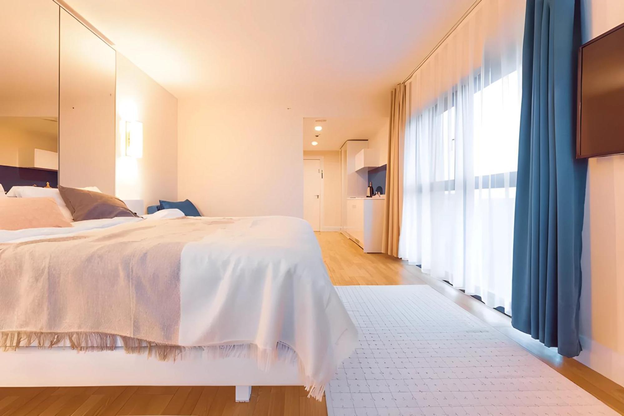Luxury Orbi City Sea View Aparthotel Batumi Exterior photo